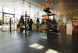 Natursteinplatten in öffentlichem Gebäude