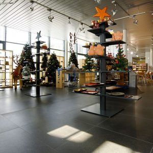 Natursteinplatten in öffentlichem Gebäude